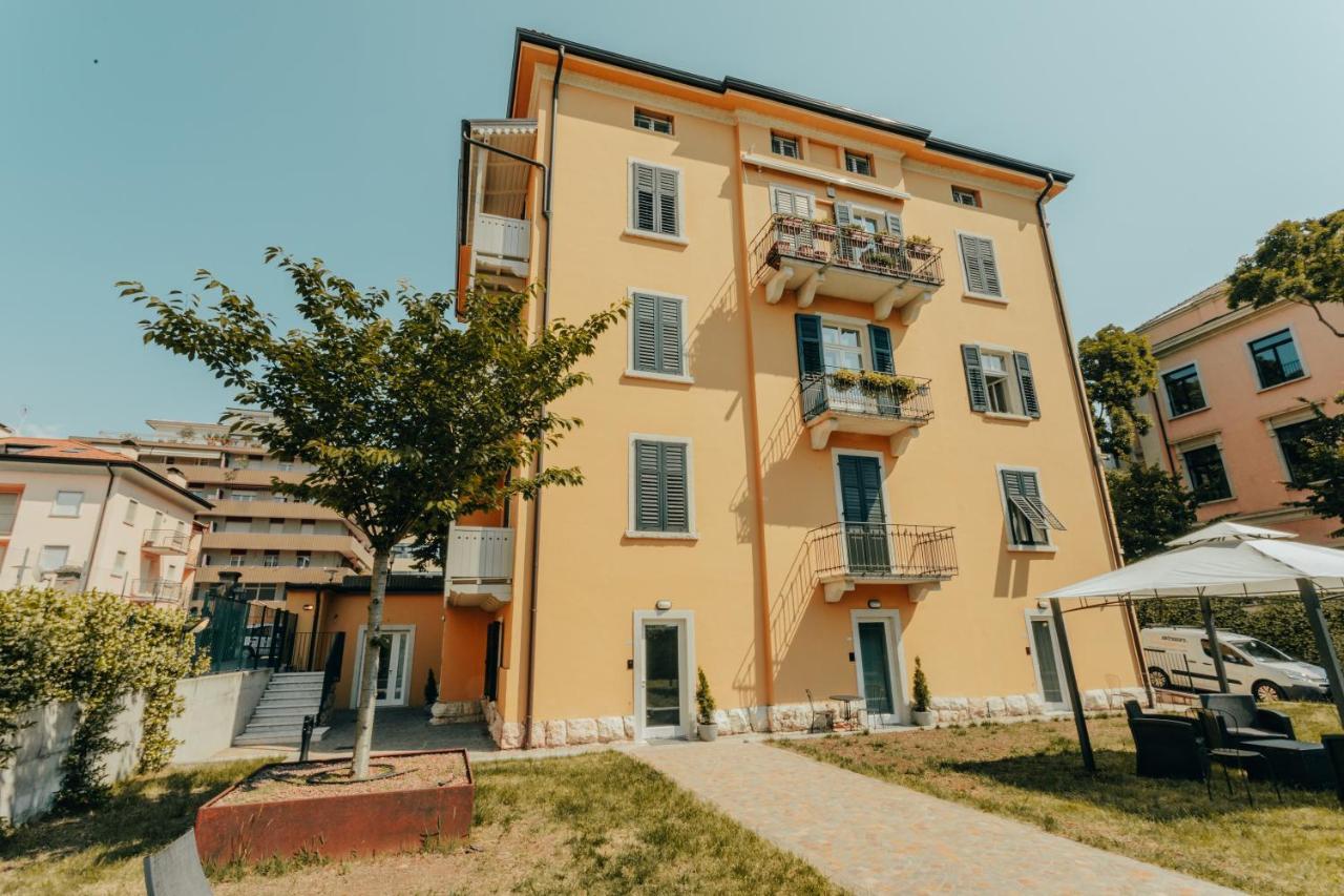 Alpencity Suites Тренто Экстерьер фото