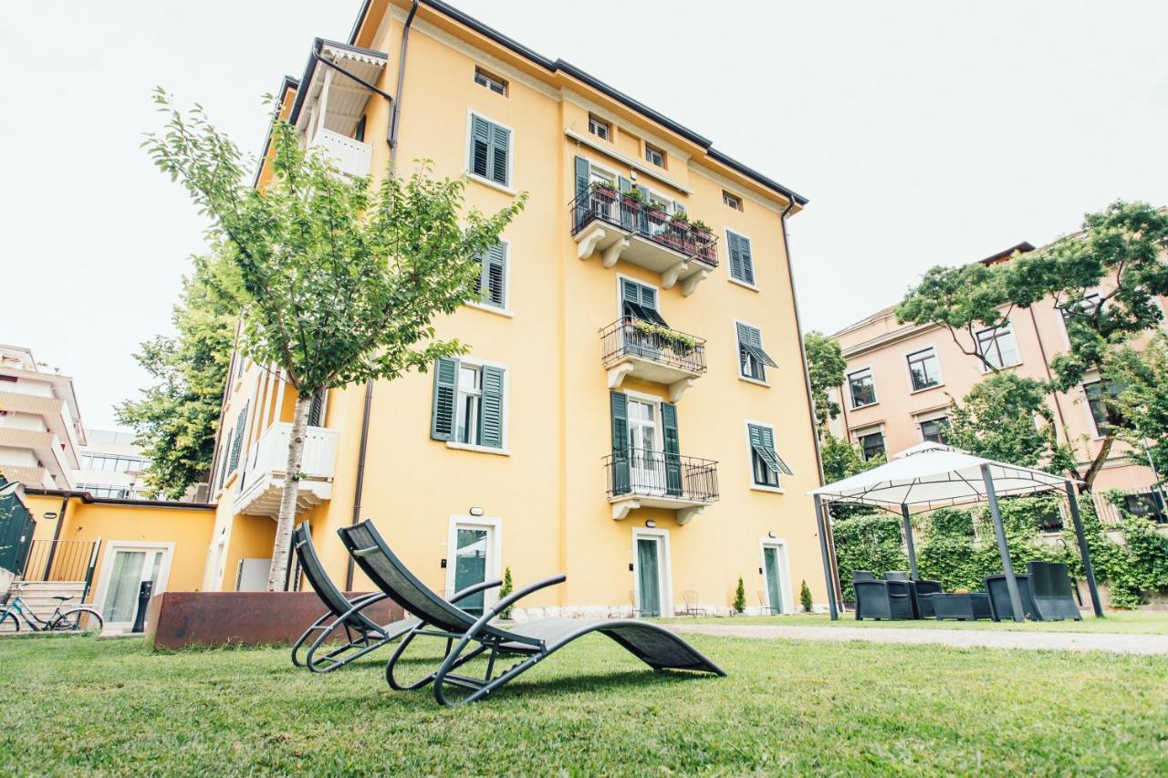 Alpencity Suites Тренто Экстерьер фото